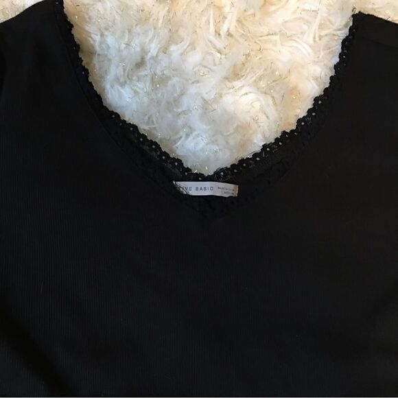 2 Ribbed Thick lace Neck ribbed tops - Picture 5 of 6